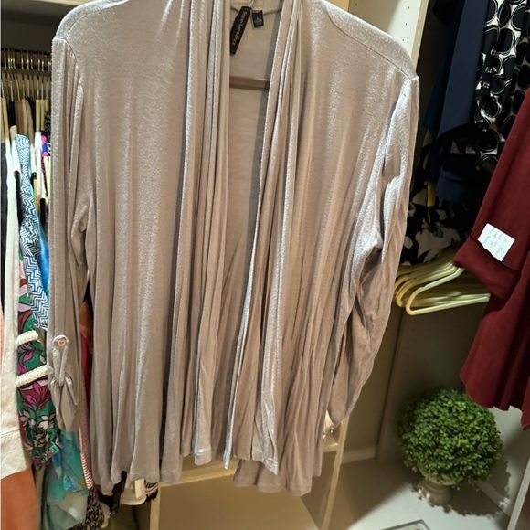 Susan Lawrence Sweaters - 🌞🌞🌞.    Cardigan  sweater